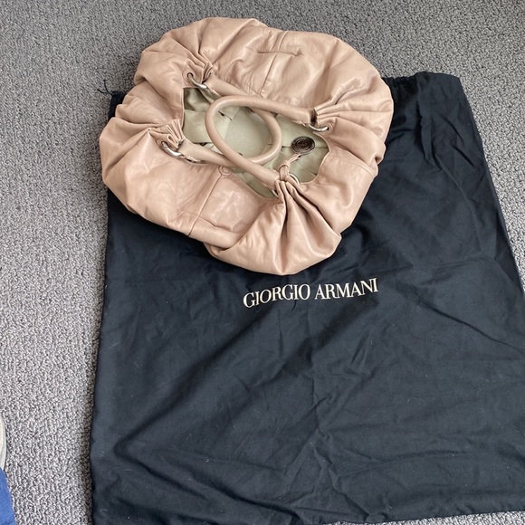 Giorgio Armani soft leather beige handbag. - Picture 9 of 9